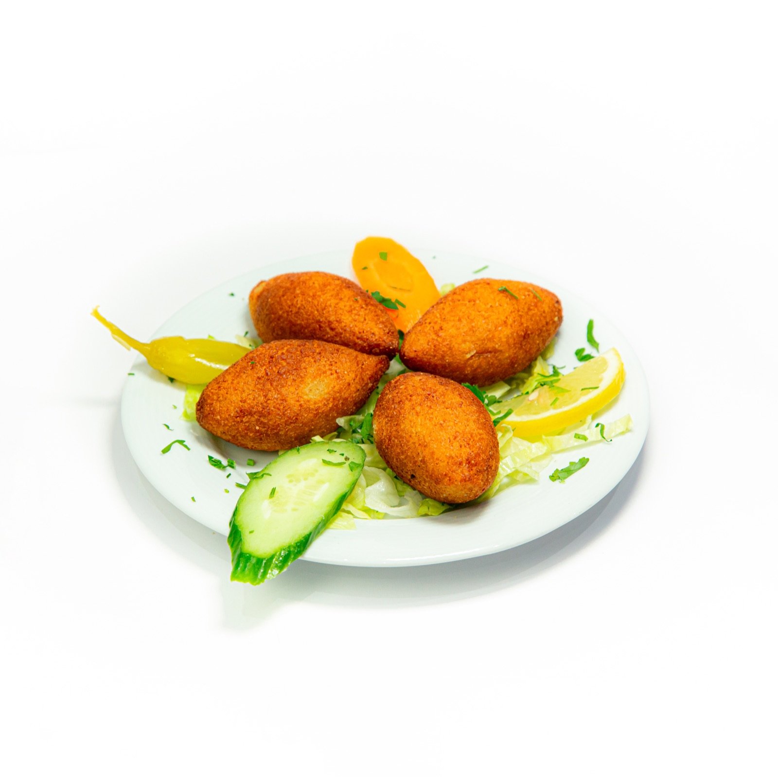 Kibbeh with lemon and cucumber