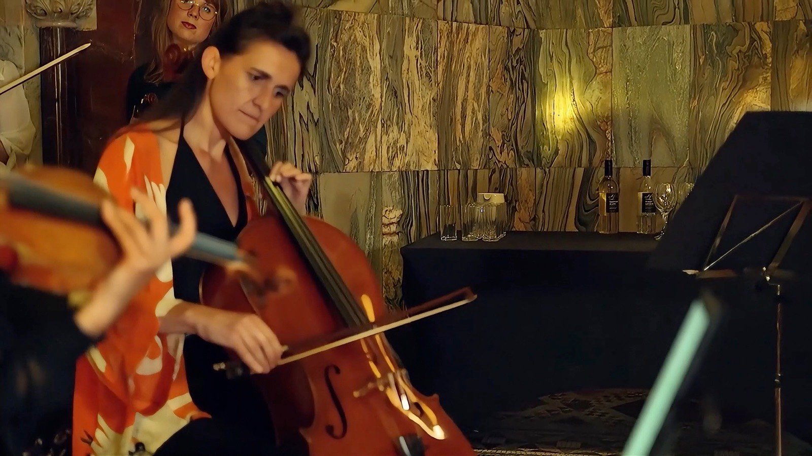 Cello in close-up