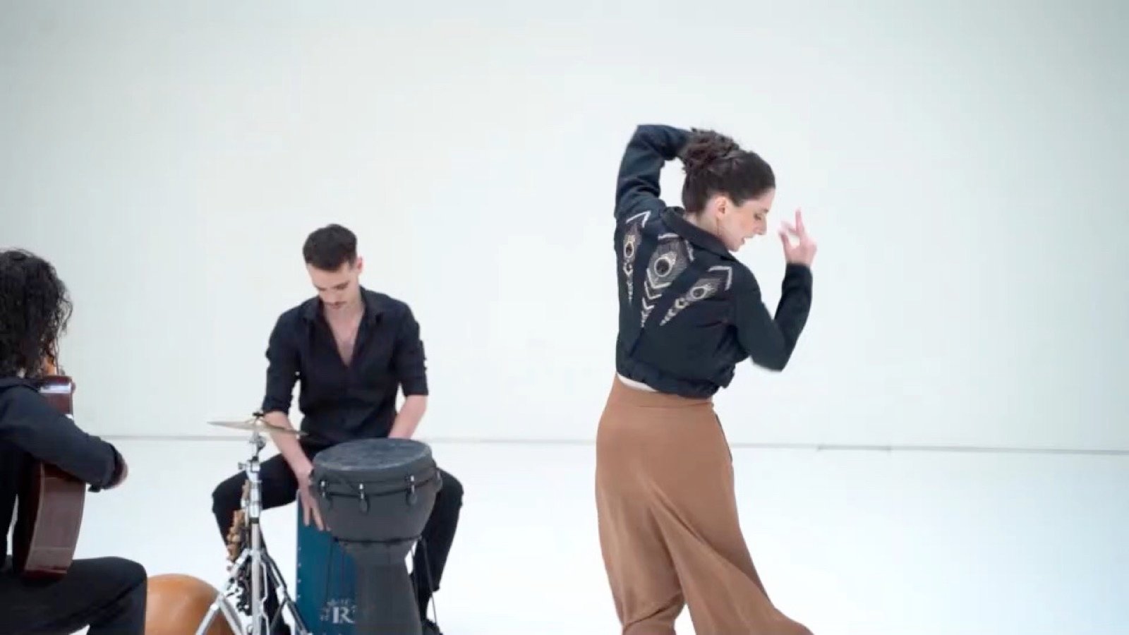 Dancer and cajón