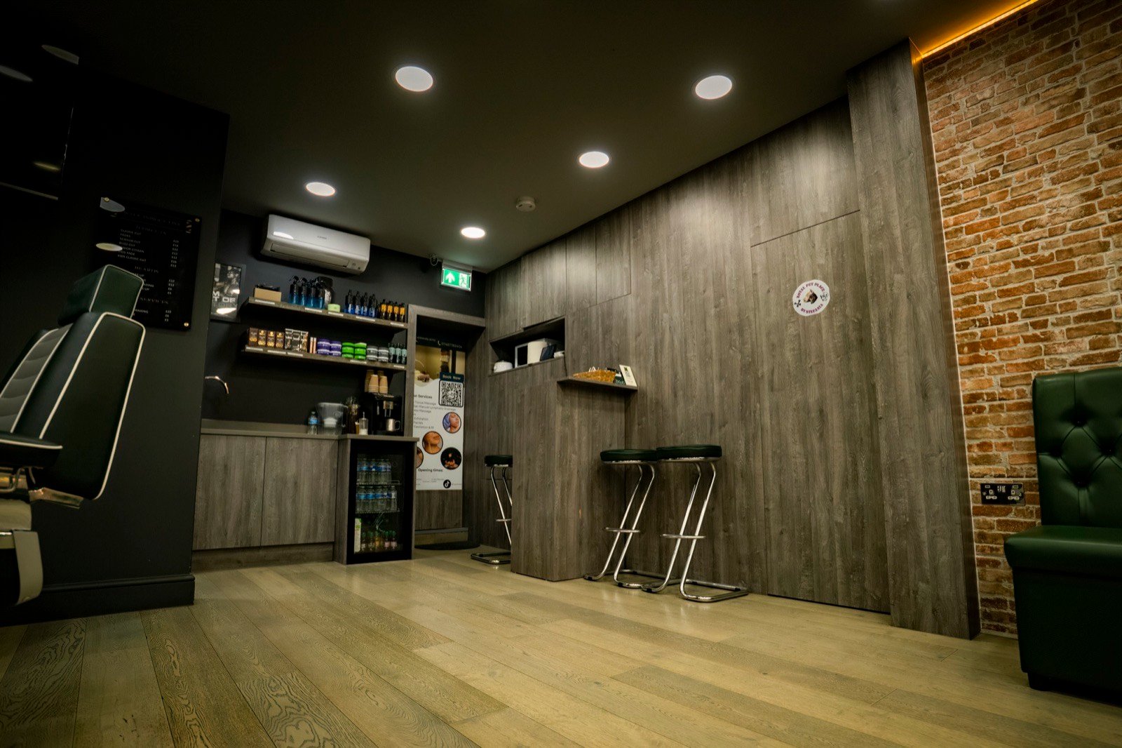 Wood panelling, brick and the back counter