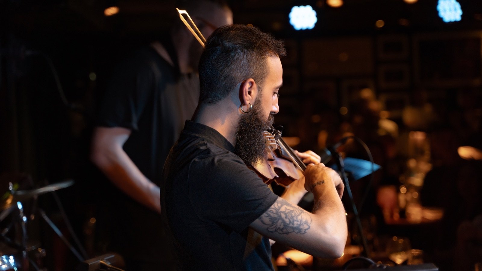 The violin up close