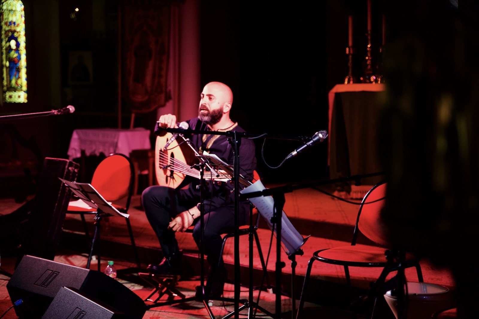 The oud in the red light
