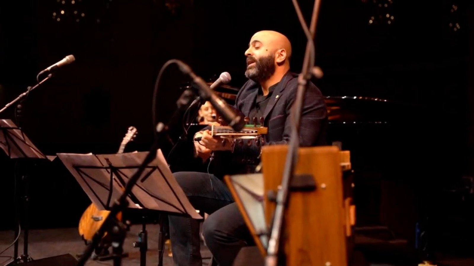 Oud and percussion